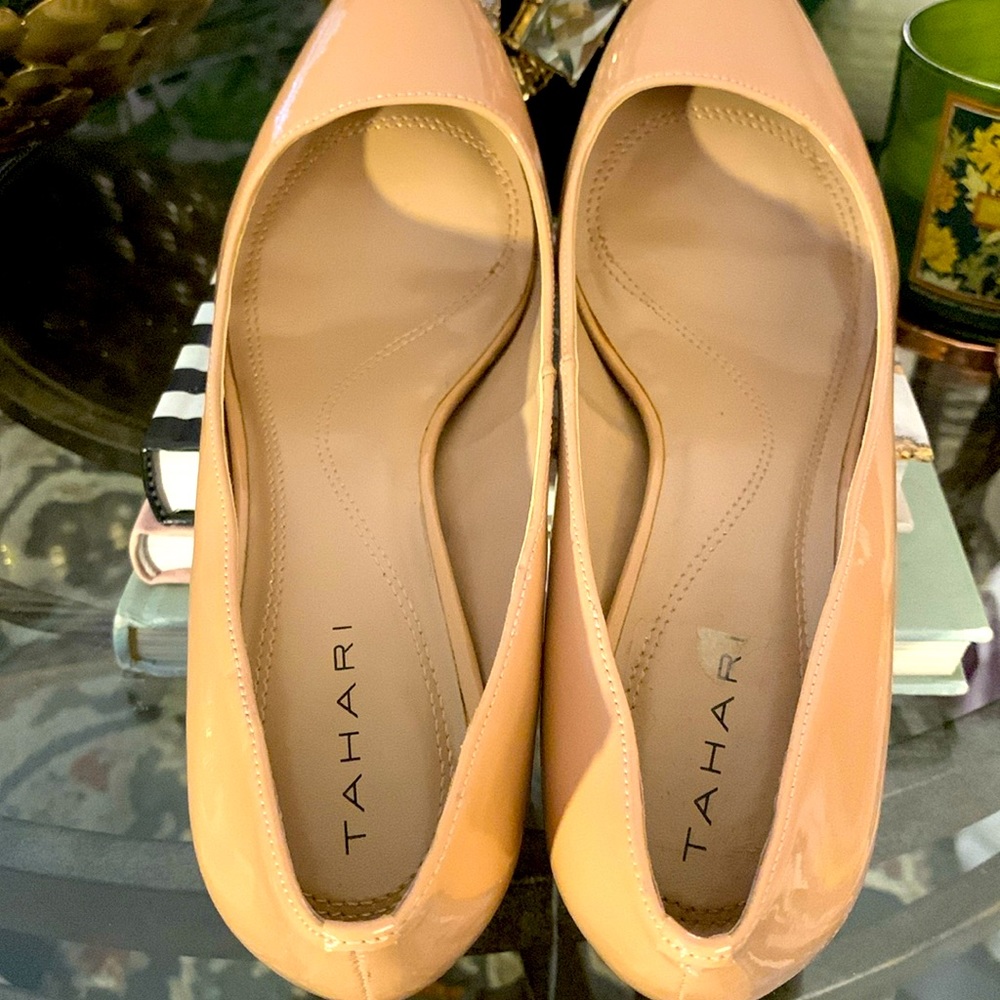 Nude kitty heel